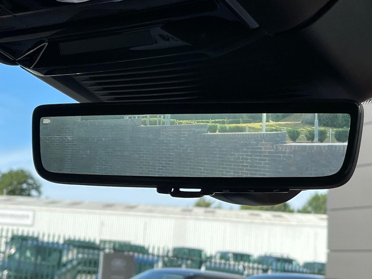 Land Rover Range Rover Photo autoimg-c8830f645faca138edb5fe979aa9263af36b728c.jpg