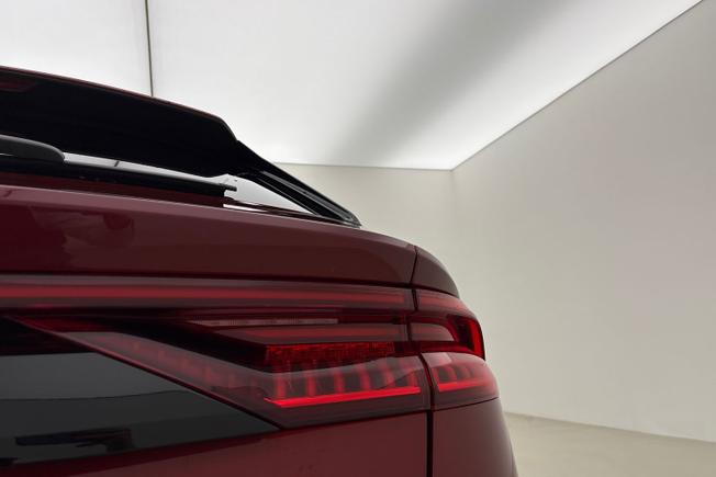 AUDI Q8 Photo 18