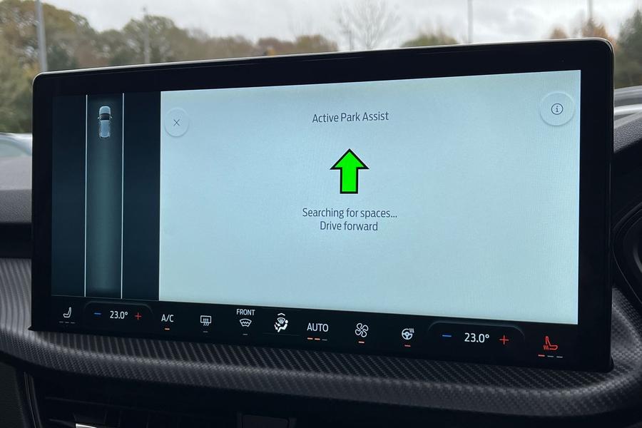 Ford Kuga Photo autoimg-c892cd8f79f23f281d997ea7e73f8460fd00c22b.jpg