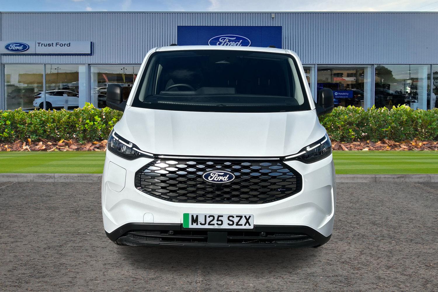 Ford E-TRANSIT CUSTOM Photo 12