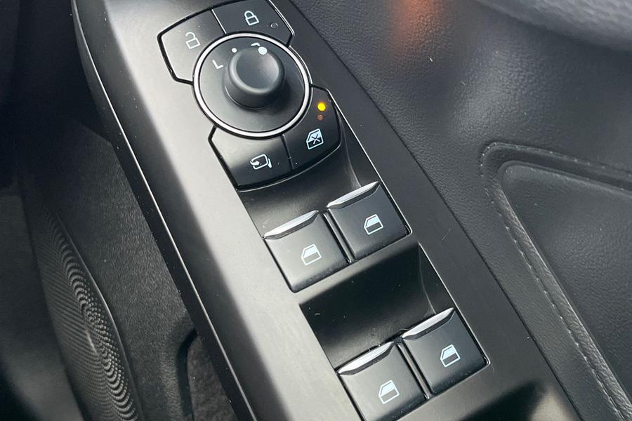 Ford FOCUS Photo autoimg-c8951a6712fea76376bfa2999c09f44fafaf86fa.jpg