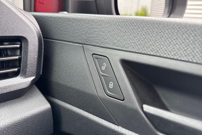 VOLKSWAGEN Caddy Photo 31