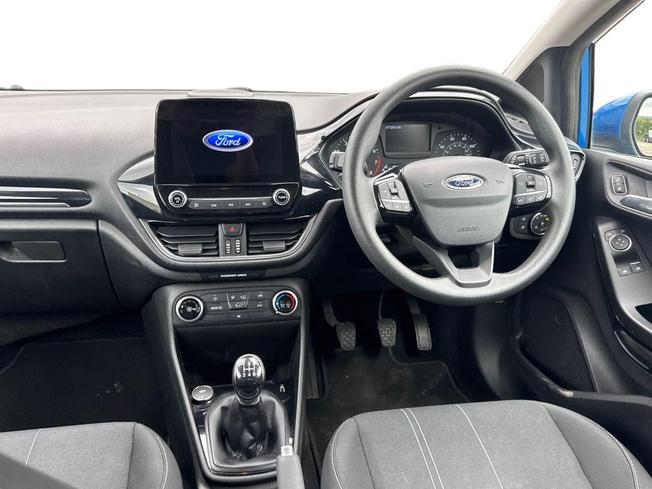 FORD Fiesta Photo 11