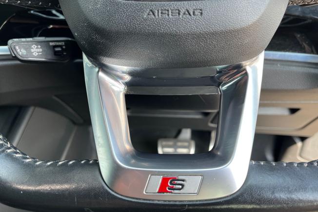 AUDI Q3 Photo 24