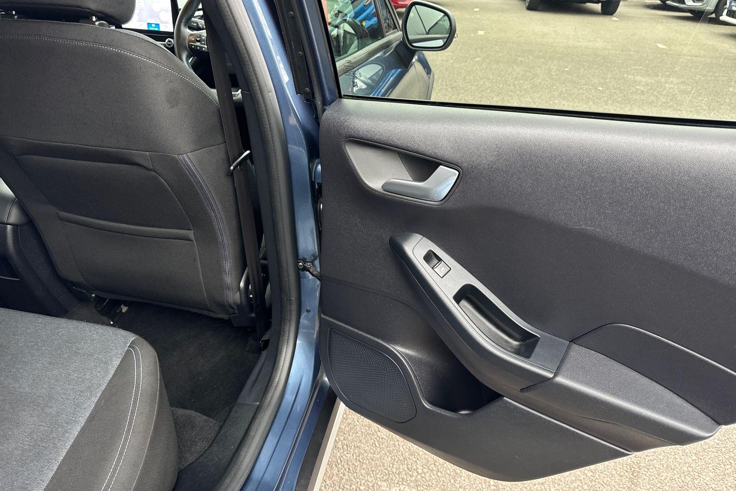 Ford FIESTA Photo 34