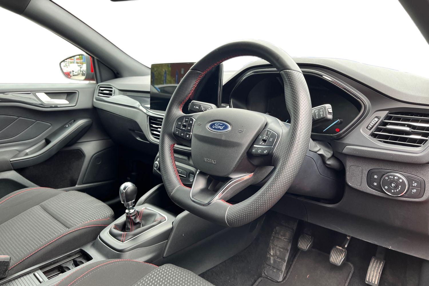 Ford FOCUS Photo 8
