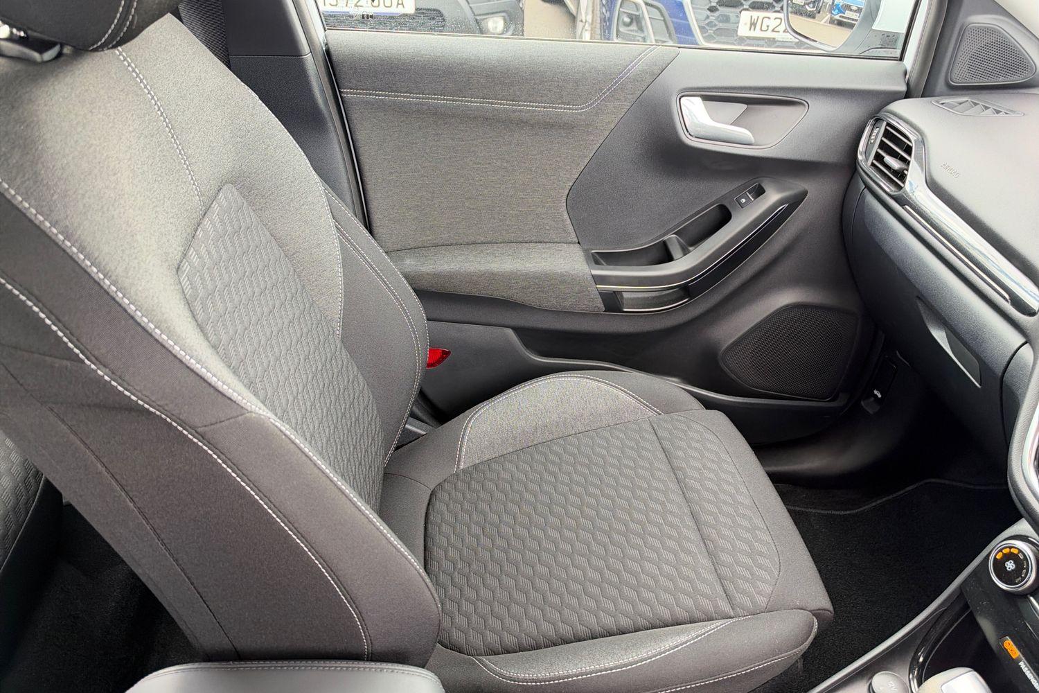 Ford PUMA Photo 38