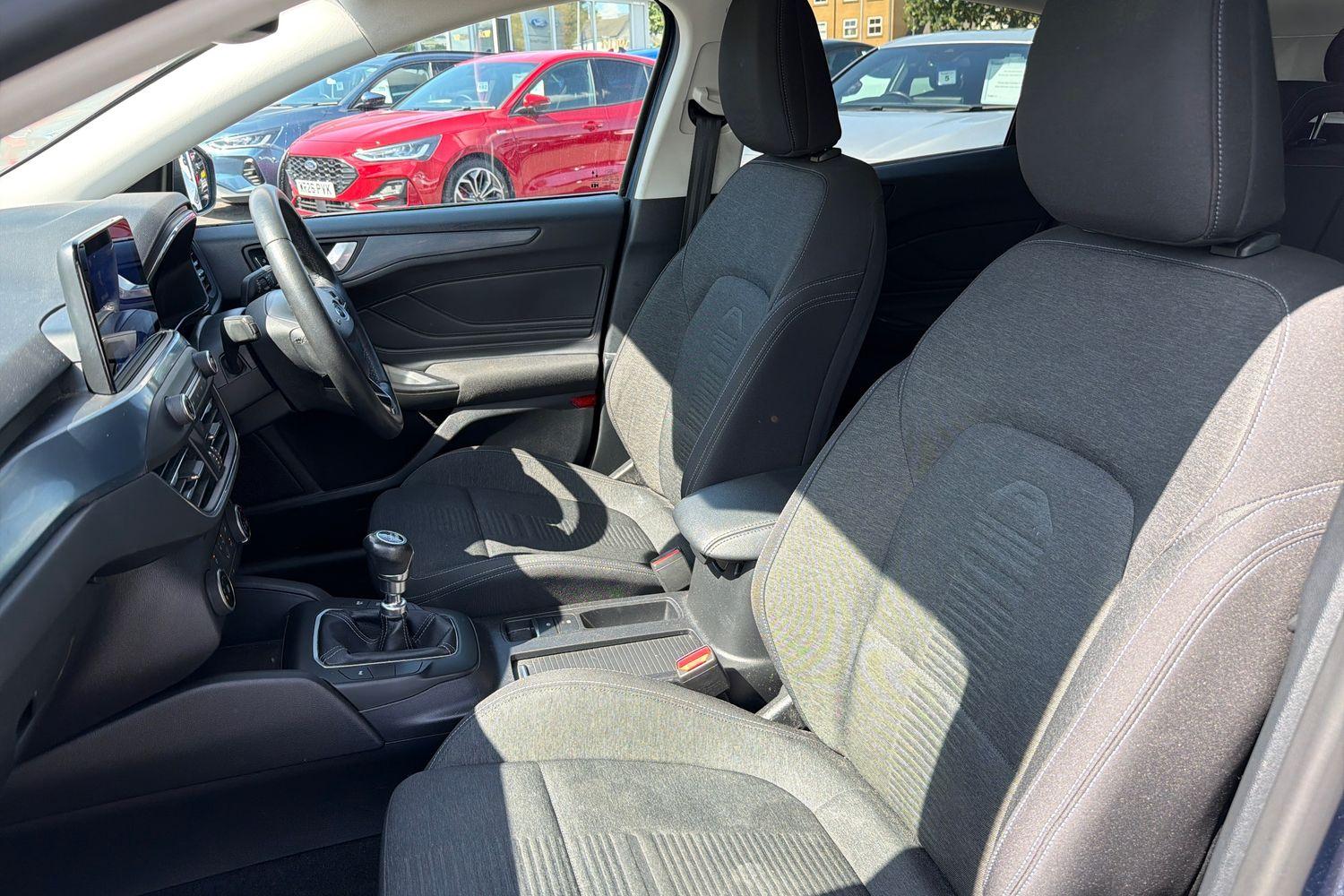 Ford FOCUS Photo 18