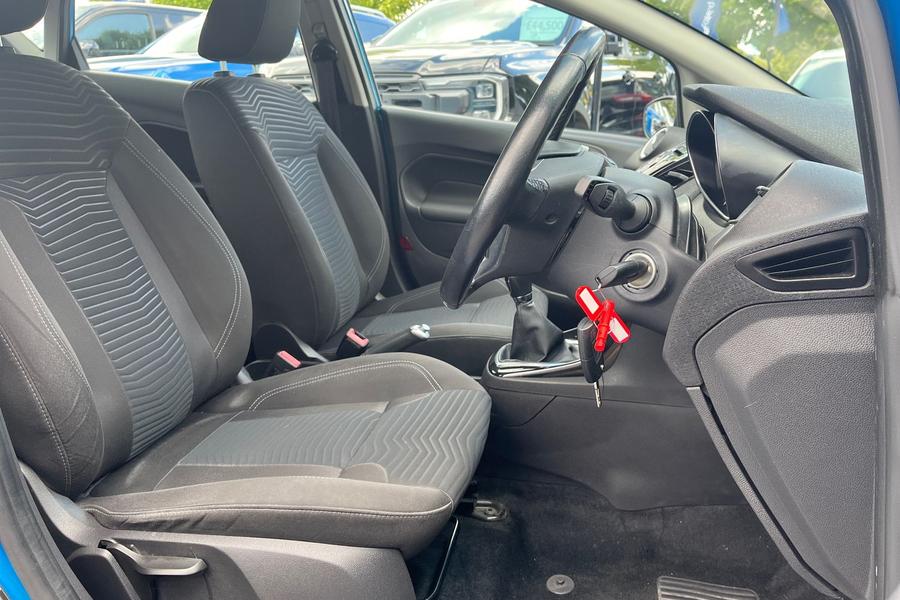Ford FIESTA Photo autoimg-c8a8780a1f9bcc5ffb58c1972df9ce2660d33764.jpg