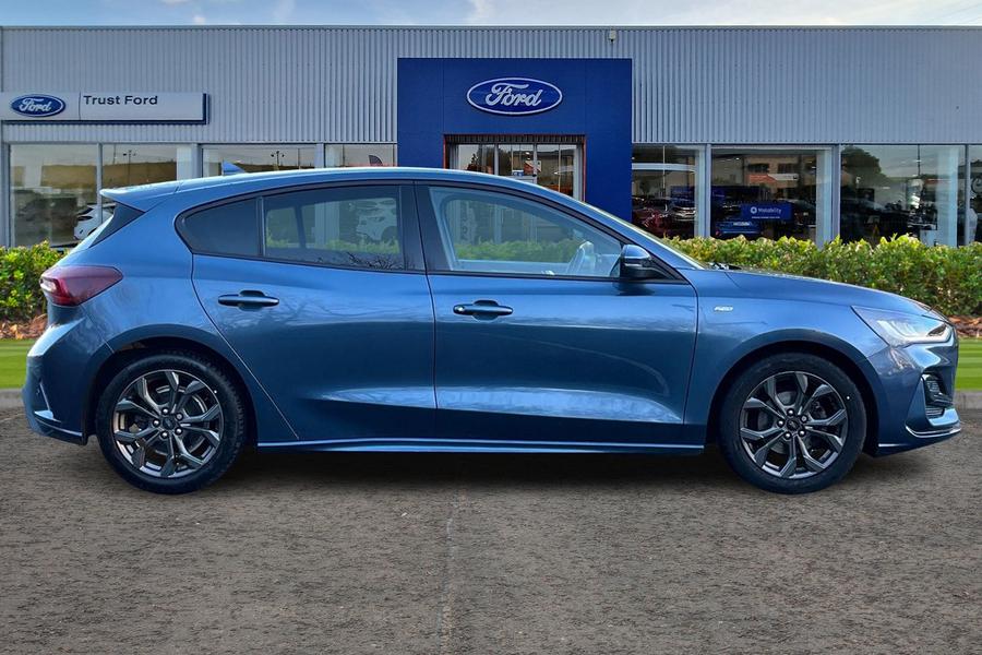 Ford FOCUS Photo autoimg-c8a91d51a4d1552e421430d099fd7a6849bb635f.jpg