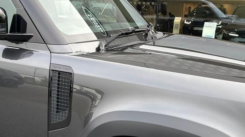 Land Rover Defender Photo autoimg-c8ab65931b6802e3c06b1152722d2b3391d5a4cf.jpg
