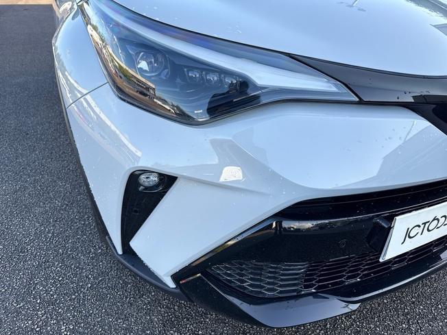 TOYOTA C-Hr Photo 19