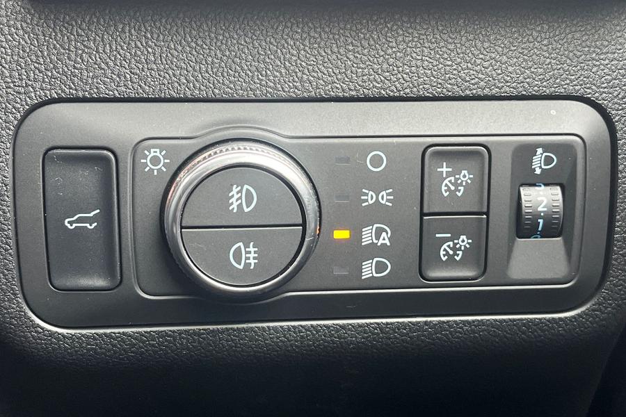 Ford KUGA Photo autoimg-c8b05d8d7e478c69b0cb4ecff2306cb5a27d3b9e.jpg