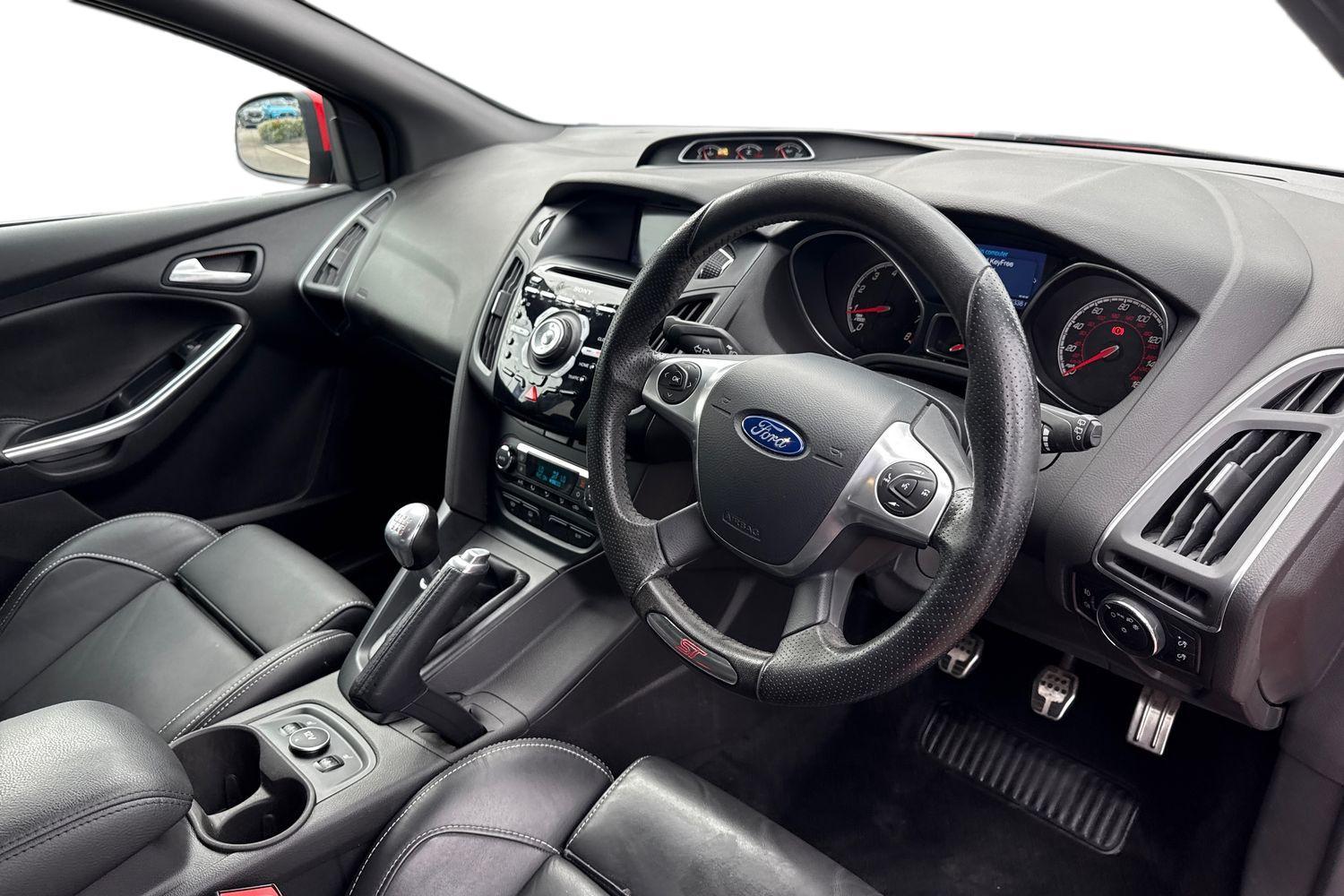 Ford FOCUS Photo 8