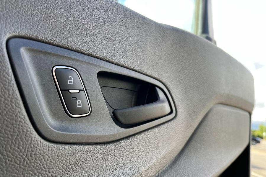 Ford E-TRANSIT Photo autoimg-c8b34136b7829254234256b113950a251b2f57ef.jpg