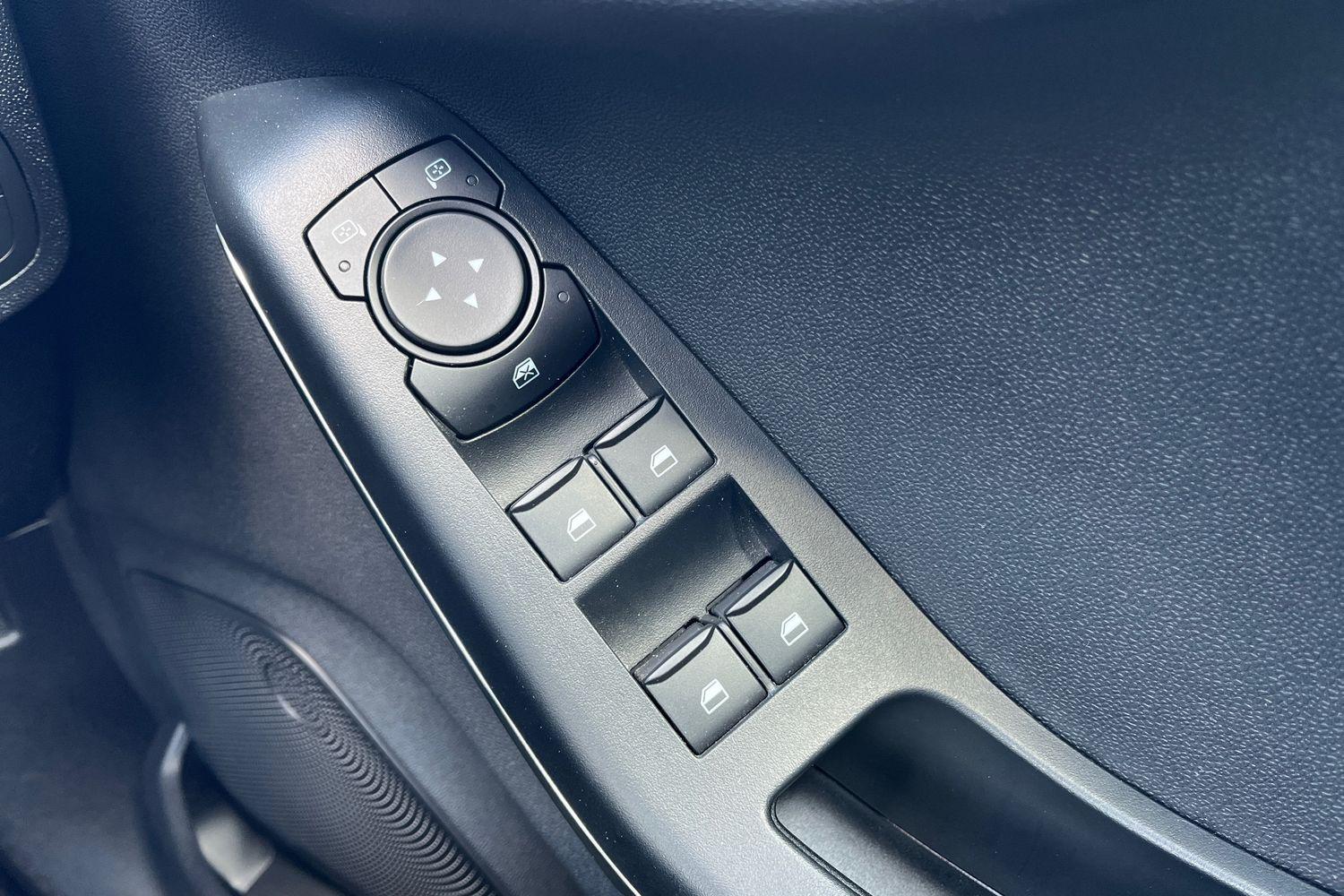 Ford FIESTA Photo 15