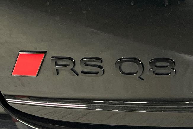 AUDI Rsq8 Photo 31