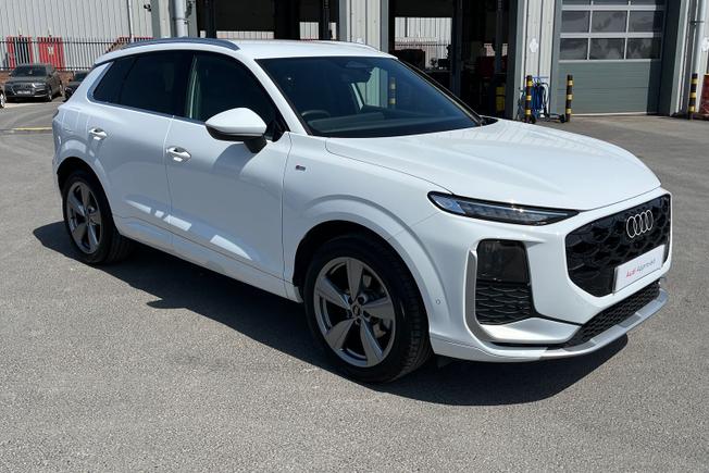 AUDI Q3 Photo 21