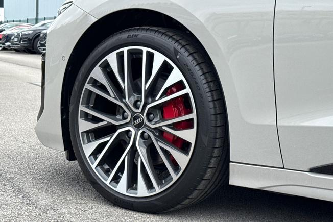 AUDI A6 E-Tron Avant Photo 23