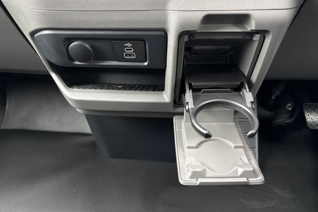 VOLKSWAGEN E-Transporter Photo 21