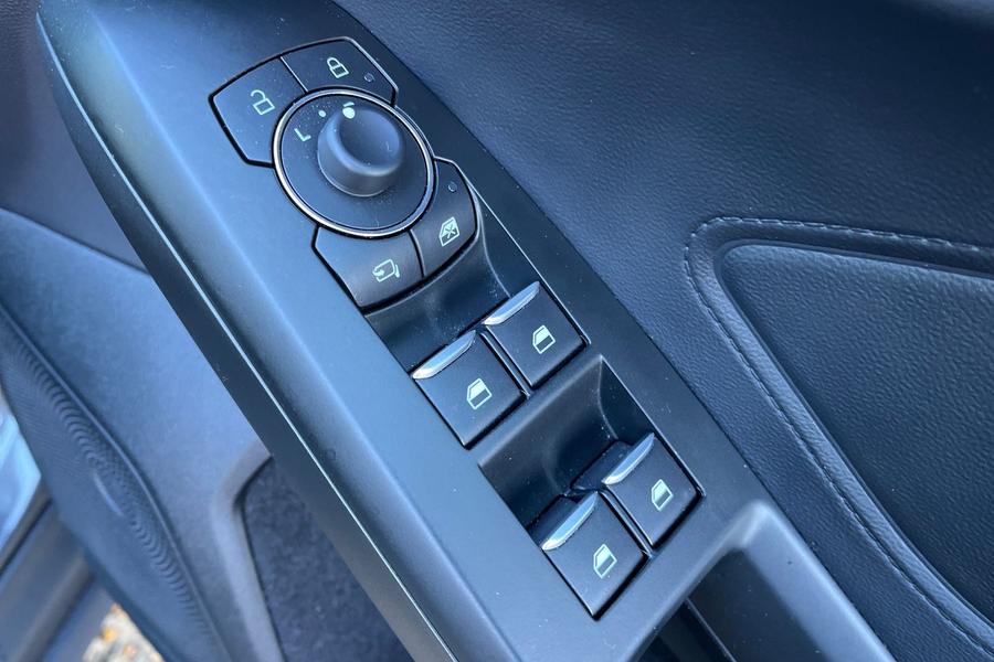 Ford Focus Photo autoimg-c8c6a83b5ff7daacaf341132d7a01fc0cfb394a2.jpg