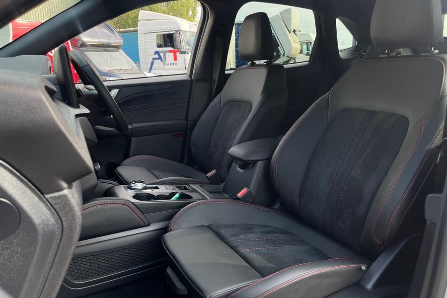 Ford KUGA Photo autoimg-c8c8354c4412bb991138a5b73627ea67b01fe078.jpg