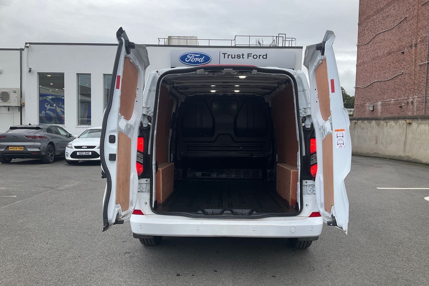 Ford TRANSIT CUSTOM Photo 5