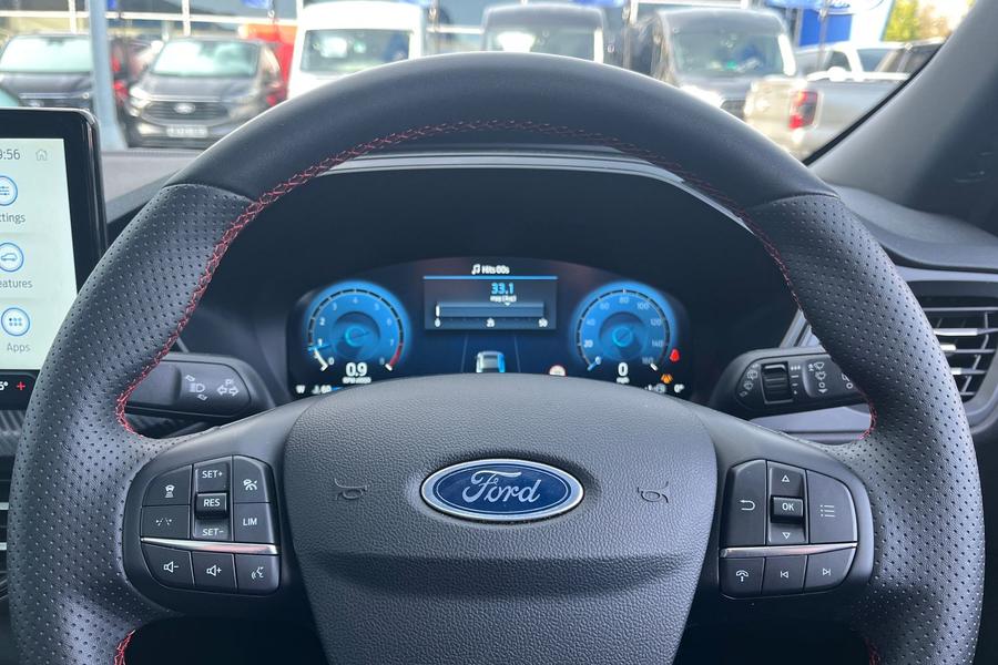 Ford KUGA Photo autoimg-c8d182fb25b4b4e768d8be1d1a518ec7e8550dbc.jpg