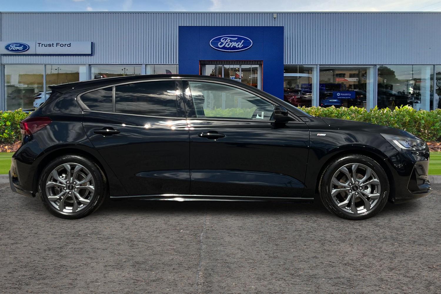Ford FOCUS Photo 2