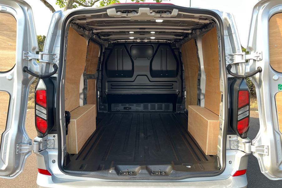 Ford TRANSIT CUSTOM Photo autoimg-c8d3f60a6475e8a4502bc379635eb42d28efd1b7.jpg