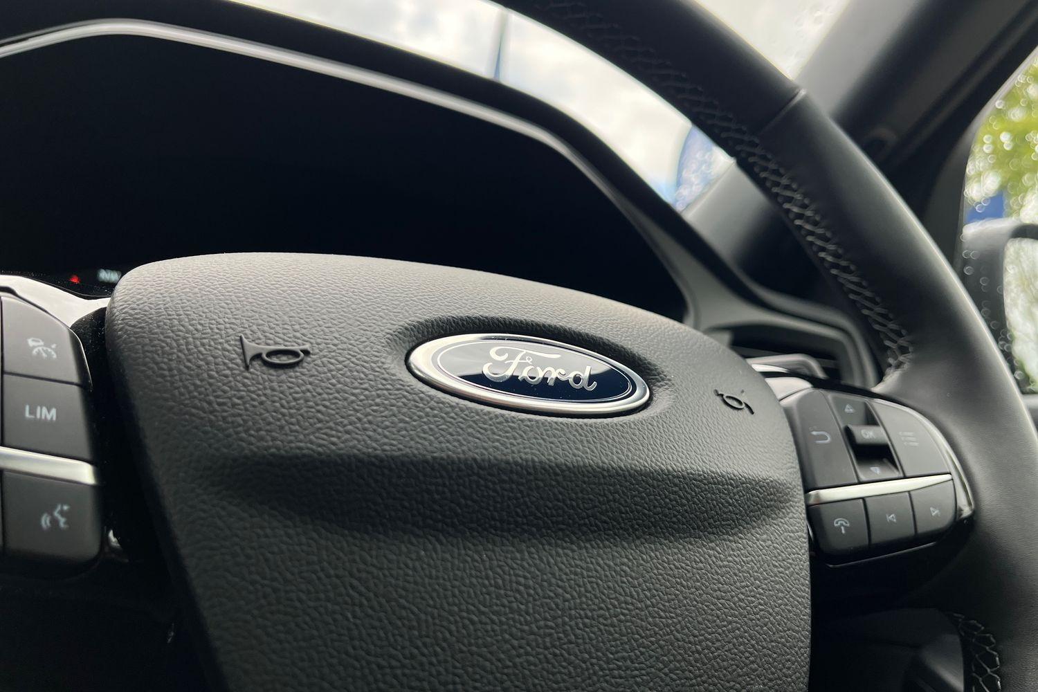 Ford KUGA Photo 38