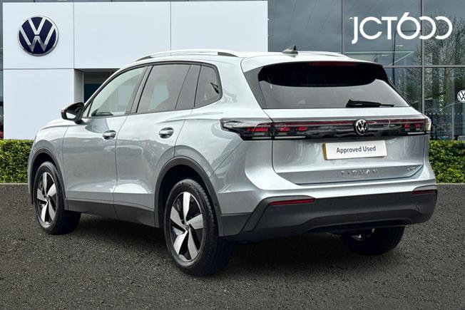 VOLKSWAGEN Tiguan Photo 3