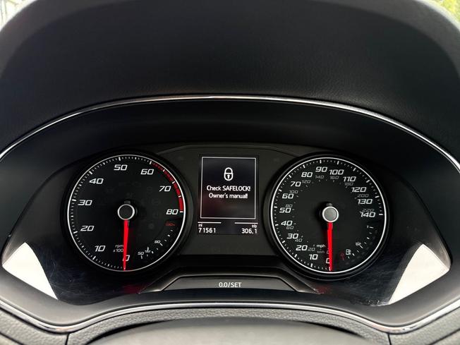 SEAT ARONA Photo 15