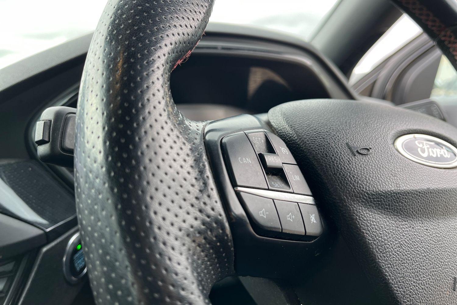 Ford FOCUS Photo 27