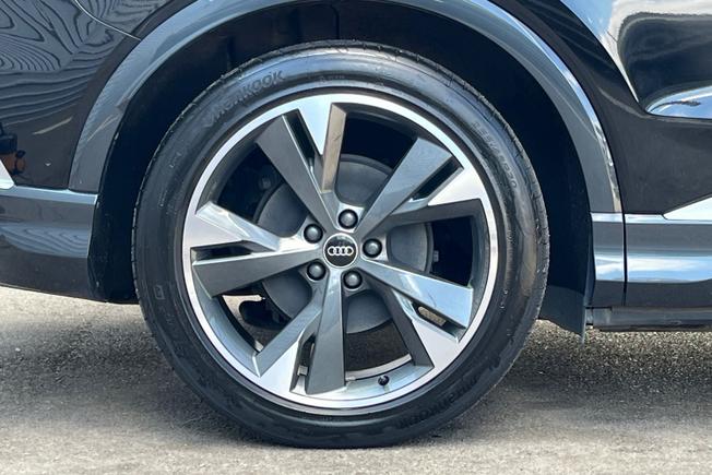 AUDI Q4 E-Tron Photo 5