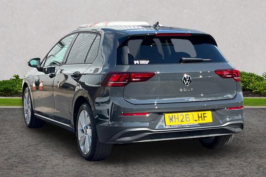Volkswagen Golf Photo autoimg-c8e26e5565e7b572ffc6fbf99bcde4ac0187f9da.jpg