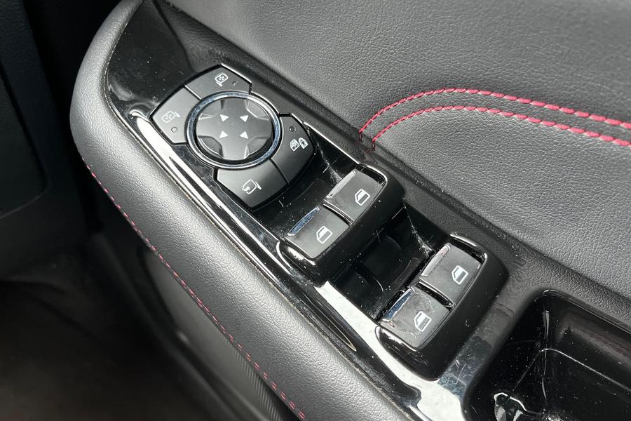 Ford S-Max Photo autoimg-c8e4af83d82a0ffc208cbf0d565b3d8a3dabfd8f.jpg