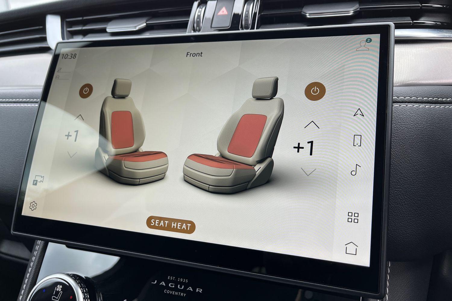 Jaguar F-PACE Photo 26
