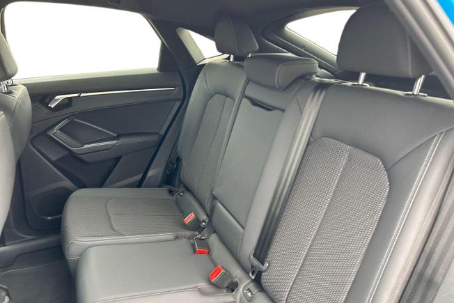 Audi Q3 Photo 9