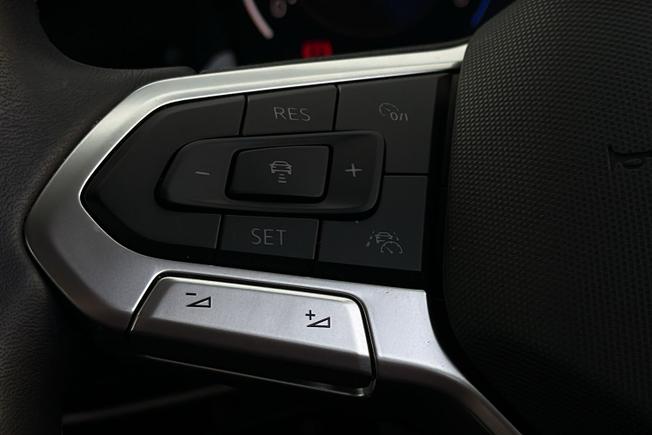 VOLKSWAGEN Golf Photo 16