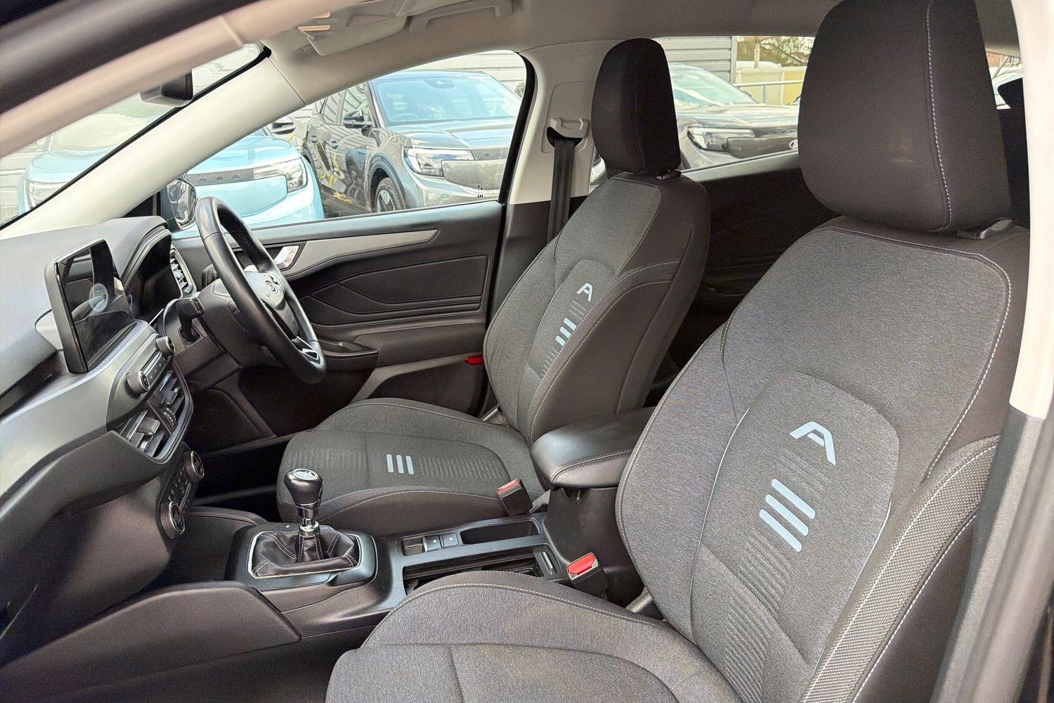 Ford Focus Photo 18