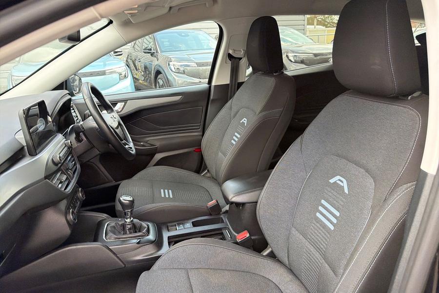 Ford Focus Photo autoimg-c8ed2801a942961f2cd7f84e4027f6ea1031ecaa.jpg