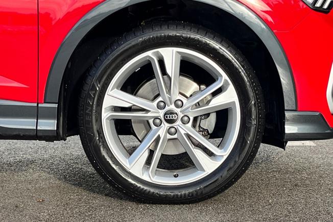 AUDI Q3 Photo 5