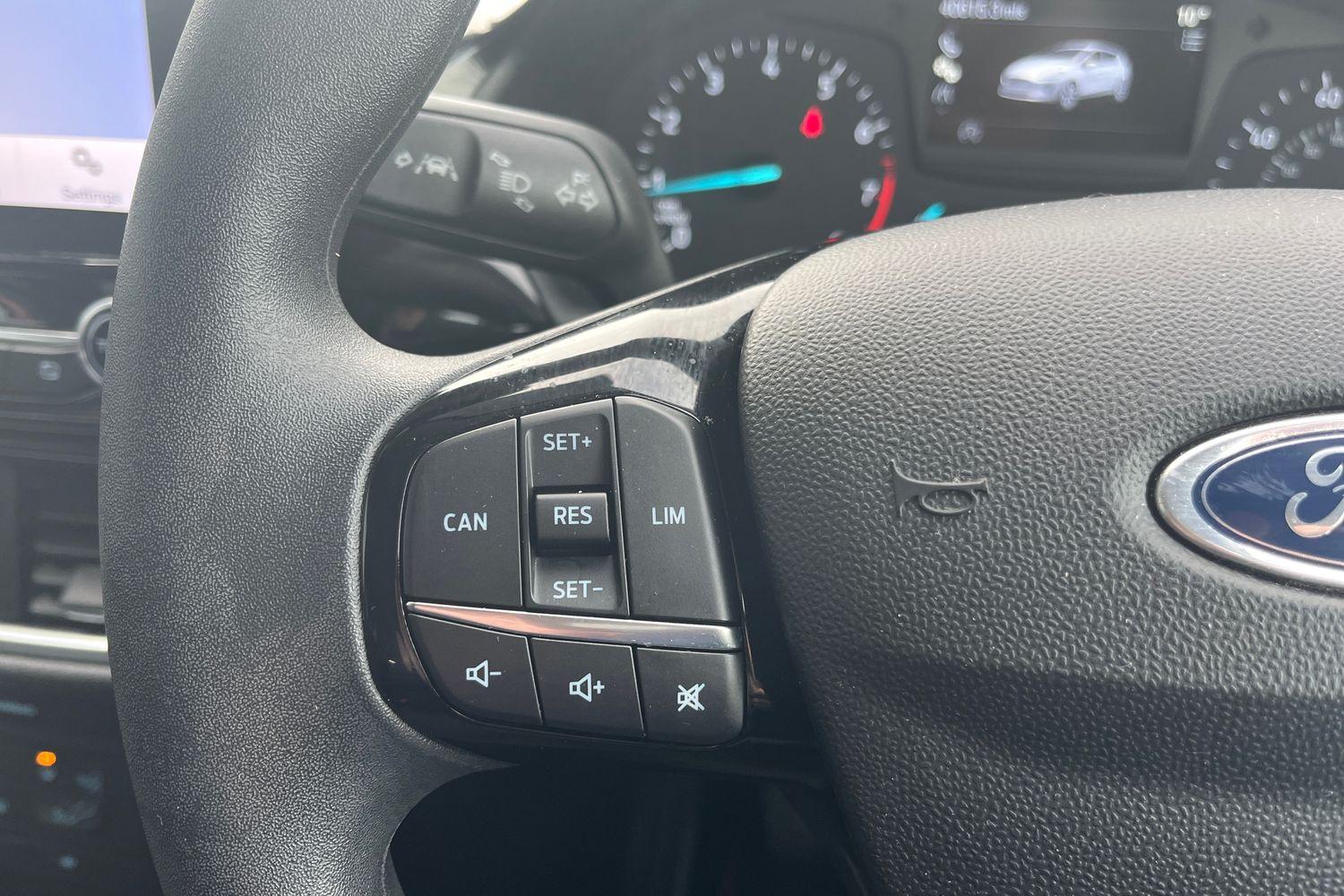 Ford FIESTA Photo 38