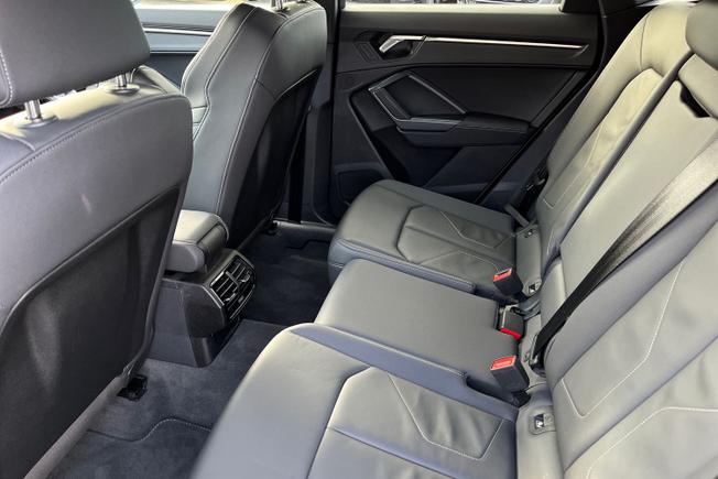 AUDI Q3 Photo 43
