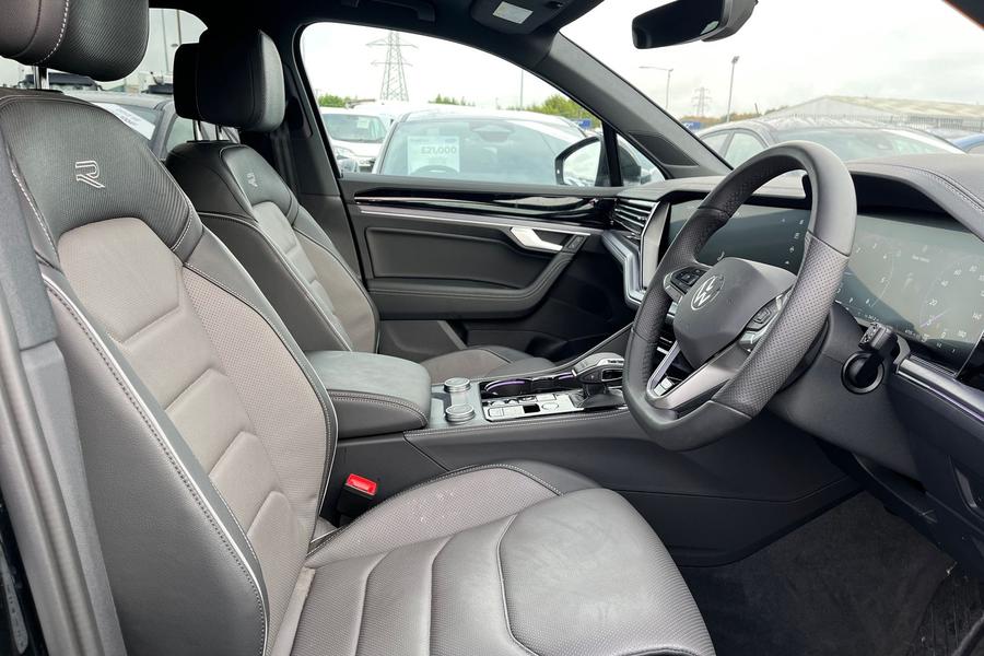 Volkswagen TOUAREG Photo autoimg-c8f78cdbf2337ab440761a498542544fb8a5c1c2.jpg