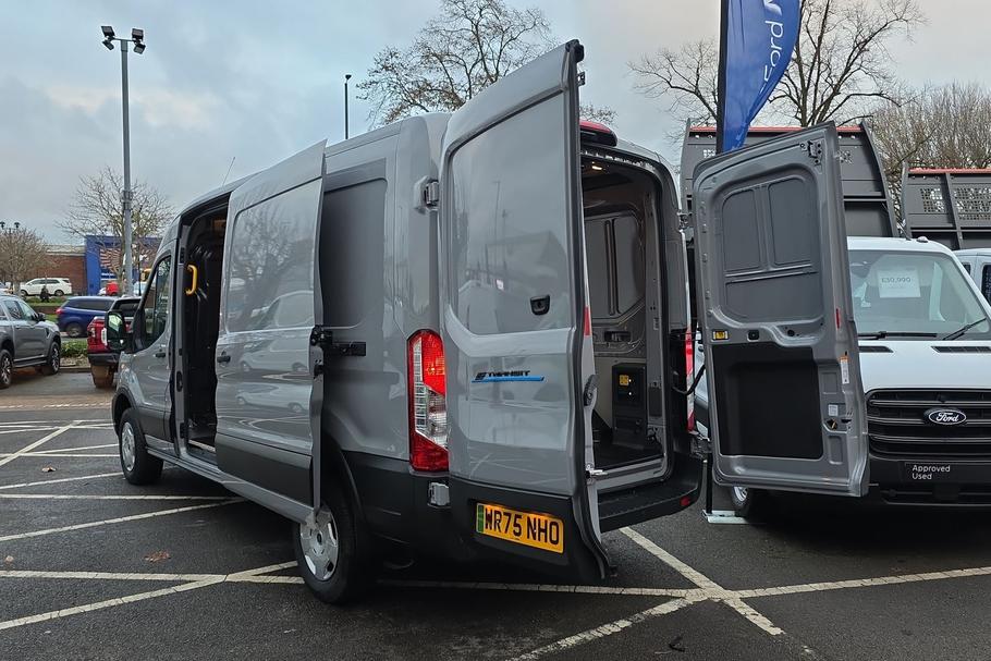 Used Ford E-TRANSIT 7