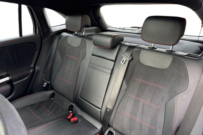 MERCEDES-BENZ Eqa Photo 9