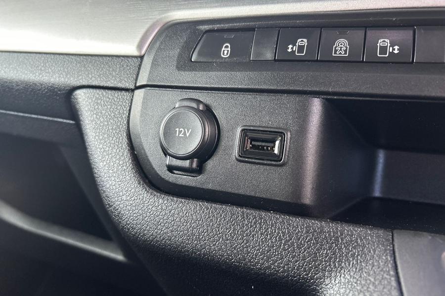 Peugeot TRAVELLER Photo autoimg-c8ff4a2f1e659b845bb8a2a6e4e65e58d8e4ba7b.jpg