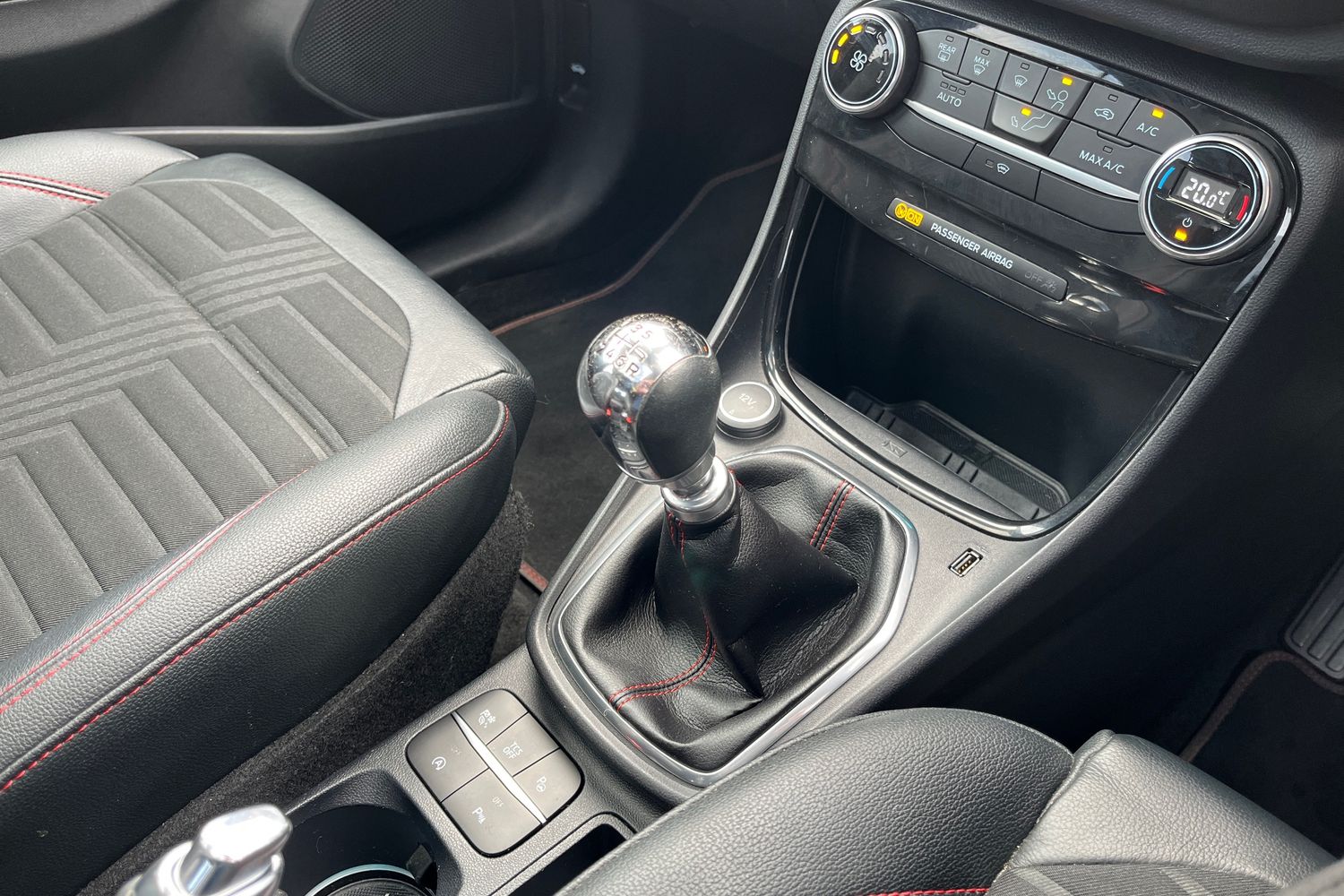 Ford PUMA Photo 30